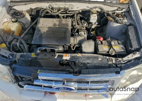 2010 Ford Escape Xlt from USA, damaged, VIN 1FMCU0DG8AKA47156